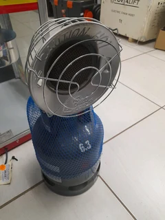 Gas heater with bottle 11Jan25