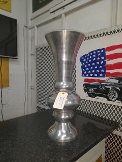 Silver flower vase 60cm 57Jan25