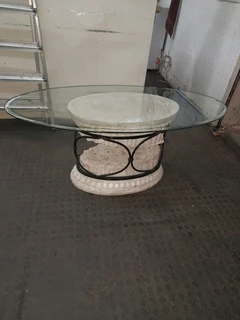 Coffee Table with glass top (120cm x 60cm x 50cm) 88Jan25