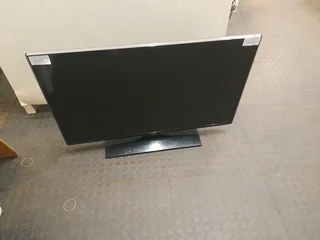 Samsung 40 inch smart TV with Remote 96Mar25