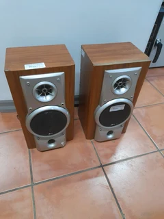 2 x LG Speakers 107Jan25