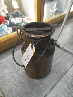 Small Vintage milk can 33Apr25