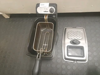 Salton Electric chip fryer 198Apr24