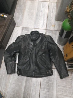 Honda leather jacket size 42  94May24