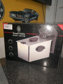 Russell Hobbs 3litre deep fryer 76June24