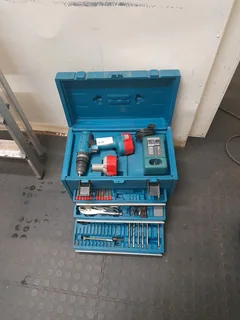 Makita cordless drill in case 106May25