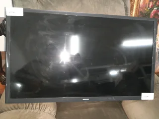 Samsung 32 inch LED TV with Remote 132May25