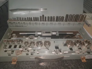Tap and die set 44June25