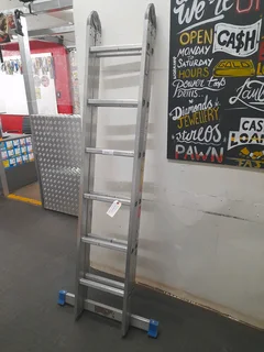 Fold up ladder 105June25