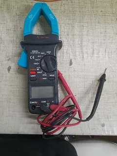 Clamp meter EM203 108June25