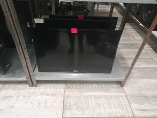 Hisense 32 inch TV with Remote 26July25