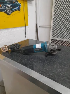 Makita 9557HN Grinder 93July25