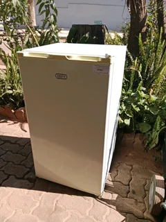 Defy Bar fridge 44Aug25