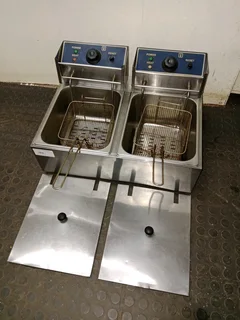 Double electric chip fryer 54Aug25