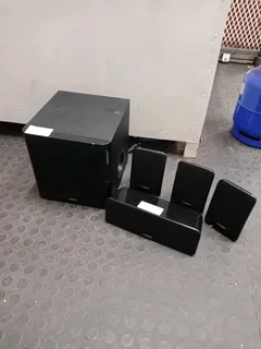 Yamaha sub with 4 speakers 71Oct25