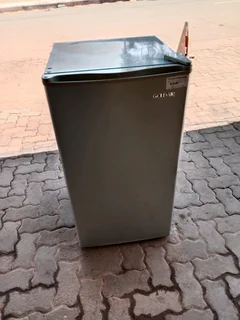 Gold Air bar fridge 78Oct25