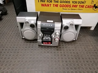 Aiwa mini HiFi component system 81Oct25