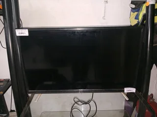JVC 32 inch TV with Remote 115Oct25