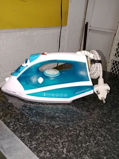 Russell Hobbs iron 158Oct25