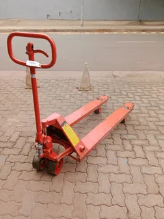 2500kg Pallet Jack 172Oct25
