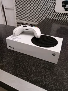 XBox series S with one control 77Nov25