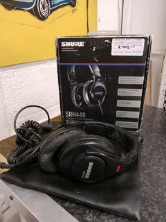 Shure SRH 440 headphones 113Nov25