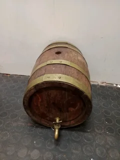 Oak wine/brandy barrel 115Nov25