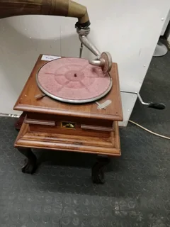 Vintage Grama phone 122Nov25