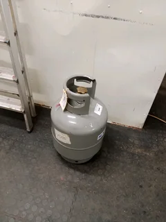9 kg gas bottle 23Nov25
