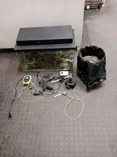 Fish tank with accessories (62cm x 32cm x 34cm) 30Dec25