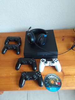 PS4 and many extras (prices in description below)