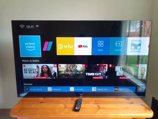 58 inch smart 4k uhd Hisense tv
