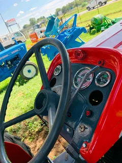 MASSEY FERGUSON 165 TRACTOR