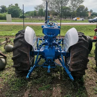 FORD 3000 TRACTOR