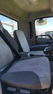 NISSAN DIESEL UD CRONER MKE 180 DROPSIDE