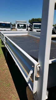 NISSAN DIESEL UD CRONER MKE 180 DROPSIDE