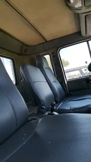 NISSAN UD80 DROPSIDE