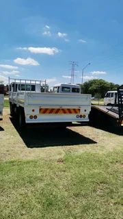 NISSAN UD80 DROPSIDE