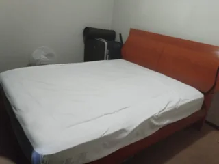 2 second hand Queen Beds