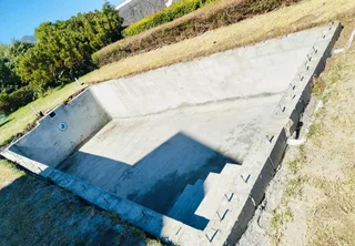 Swimming pool installation services