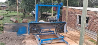 Horizontal breakdown saw