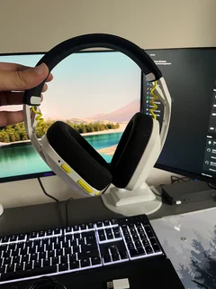 Logitech G435 gaming headsets