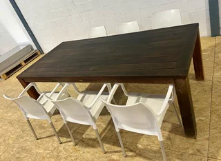 8-Seater Outdoor Table &amp; Chairs