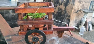 Wooden pot plant holders