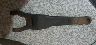 Mazda T3000 clutch fork