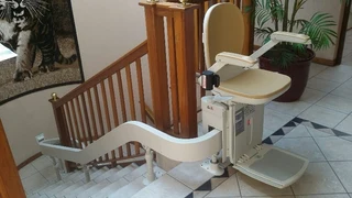 Acorn 180 curved stairlift