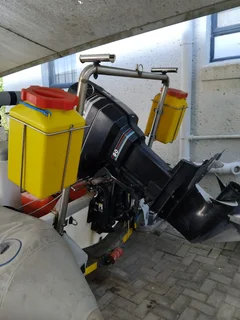 Rubber duck met 90 Mercury enjin