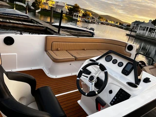 New 6250 Spitfire Pontoon boats with New Suzuki Four stroke motors!