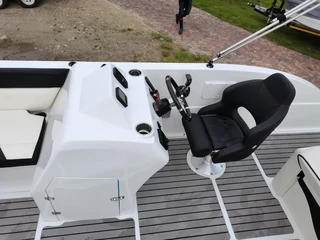 New 6250 Spitfire Pontoon boats with New Suzuki Four stroke motors!