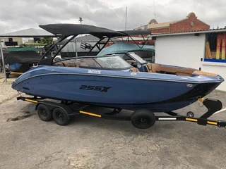 255XD WakeSeries Yamaha Jet Boat